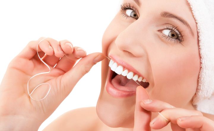 Follow these Oral Hygiene Tips to reduce your risk of gum disease and bad breath.